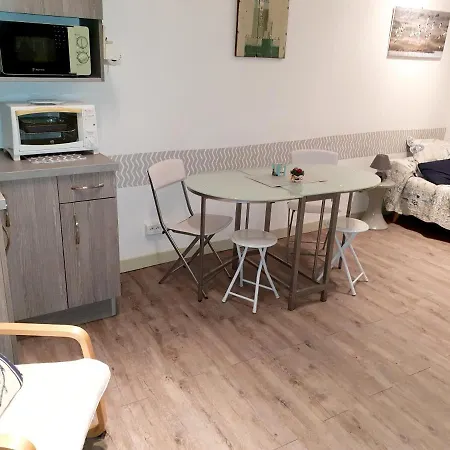 Studio In With Wonderful Sea View Furnished Garden And Wifi 500 M From The Beach * أولت