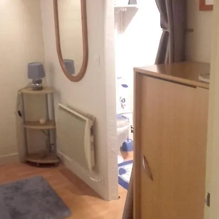 Studio In With Wonderful Sea View Furnished Garden And Wifi 500 M From The Beach شقة *