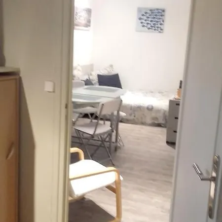 شقة Studio In With Wonderful Sea View Furnished Garden And Wifi 500 M From The Beach *